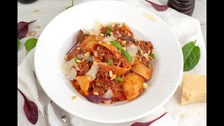 Pasta al Ragu met vlees saus  Recept  Bettys Kitchen NL [upl. by Attelrahc236]