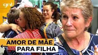 MÃ£e CHORA ao se despedir de filha que vai fazer viagem de 20 DIAS ðŸ¤£âœˆï¸  Chegadas e Partidas  GNT [upl. by Kayne]