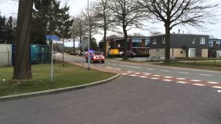 Officier van dienst komt ter plaatse bij brand Van der Most in Heerde [upl. by Annekam]