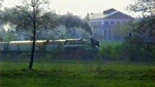 Schnellfahrdampflok 18 201 mit langem Schnellzug bei Saalfeld  Mai 1992 [upl. by Essenaj49]