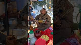 Bajrangi bhaijaan wali munni and mother selling sarso ka saag and makke ki roti in kashmir dudhpatri [upl. by Congdon873]