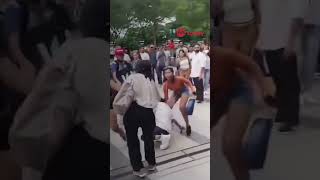 Fight breaks out in Paya Lebar 2 women and a man arrested [upl. by Jessika165]