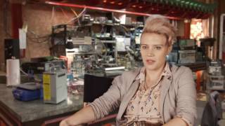 Ghostbusters Kate McKinnon quotJillian Holtzmannquot Behind the Scenes Movie Interview  ScreenSlam [upl. by Ecnerrot]