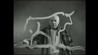 Pablo Picasso pintando y esculpiendo en su taller [upl. by Enineg]