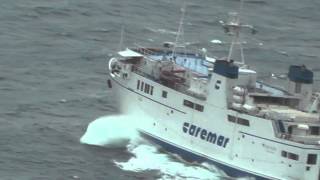 Nave Caremar in navigazione con il mare mosso [upl. by Sigismondo]