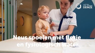 Hoe neus spoelen met een flesje bij kinderen [upl. by Ilram]