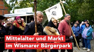 Druide weiht Mittelalterlichen Herbstmarkt Wismar mit Show und bunter Ware [upl. by Nemaj]