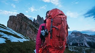 The BEST TRAVEL BACKPACK 2019  Osprey Farpoint 55L Review [upl. by Emolas]