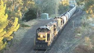 Mini El Zorro grain train struggling over Porcupine Hill Sun 170411 [upl. by Terrilyn582]