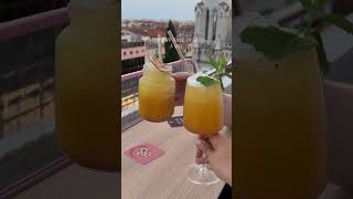 Un rooftop coloré pour boire un verre à Nice 🍹 [upl. by Irehc]