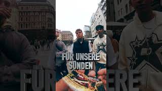 In Wien mit Jungs im Gespräch über das Kreuz was er gemacht hat für uns [upl. by Ellerey]