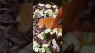 Carne de res con calabacitas food foryou easyrecipe shorts shortvideo fyp [upl. by Wieche]