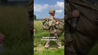 Les parachutistes britanniques contrôlés par la douane dans un champ en Normandie [upl. by Gillespie]