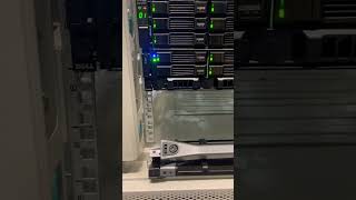 Dell SCv2000 SC100 PowerEdge R630 Storage Center startup Impressive sound [upl. by Rocher]