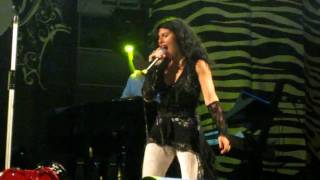 Giusy Ferreri  Ma che freddo fa live in Piacenza 14072010  HD [upl. by Anaoj]