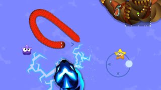 snakeio game fight with worm snakeio gaming wormbattle [upl. by Annairt]