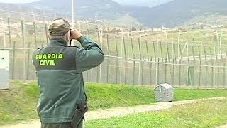 Nouvel assaut de clandestins sur Melilla [upl. by Starobin]