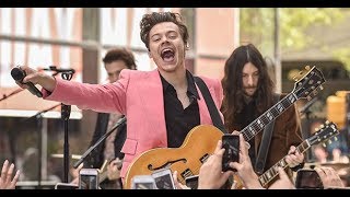 Harry Styles Sings Nirvana’s ‘Smells Like Teen Spirit’ In Tokyo amp Fans Are Obsessed  News Today [upl. by Idac]