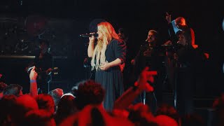 Kelly Clarkson  red flag collector Live at The Belasco Theater [upl. by Caffrey]