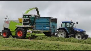 Silage 2013  Jaguar 860 and 3 New Hollands [upl. by Wendolyn96]