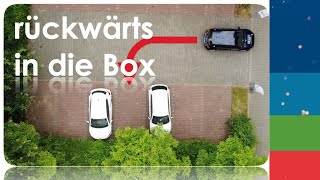 Einparken rückwärts in die Box  Fahrschule [upl. by Xila221]