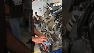 ఈరోజు మా షోరూమ్‌కి KTM  DUKE 200 జనరల్ సర్వీస్ కోసం వచ్చింది🔥 ytshorts ktmduke viral ktm [upl. by Ratep]