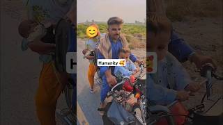 Bhai family ke sath thy 🛍️ nhi Sambhala ja raha tha humanity help shorts shortvideo [upl. by Onitram53]