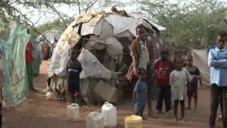 Elend im größten Flüchtlingslager der Welt in Kenia [upl. by Llevol]