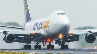 VERY HARD BOEING 747 LANDING on a wet runway [upl. by Ire381]