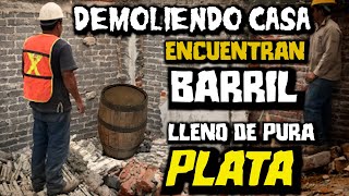 NADIE QUERÍA COMPRAR ESTA CASA Y SALIÓ UN BARRIL LLENO DE PLATA AL DEMOLERLA TODO UN TESORO [upl. by Ofori]