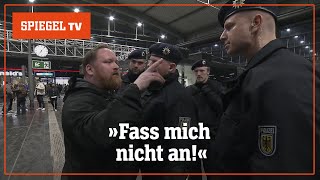 Waffenkontrollen an Berliner Bahnhöfen  SPIEGEL TV [upl. by Ardnaeel]