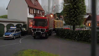 Faller Car System H0 Holztransporter 187 timber truck [upl. by Bili821]