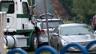 Semi Sheared Pole amp Hit SUV 119th Ave E amp Valley Ave E Puyallup WA [upl. by Andrus226]