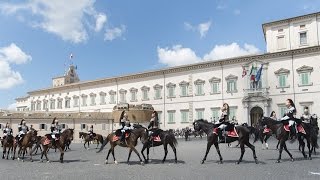 Quirinale  Cambio solenne della Guardia dOnore del Reggimento Corazzieri [upl. by Ajax]