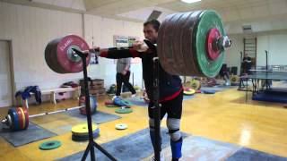 Dmitry Klokov 250kg 550lb ass to the grass front squat  with pause [upl. by Audrye]