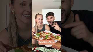 Körniger Frischkäse im Pizzateig Entdecke diese leckeren Hüttenkäsetaler 🍕  REWE Deine Küche [upl. by Simetra]