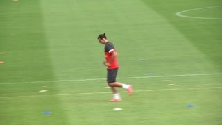 PSG  entraînement avec Ibrahimovic avant daffronter Barcelone [upl. by Alram]