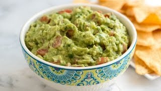 How to Make Fresh Homemade Guacamole  Easy Guacamole Recipe [upl. by Handal]