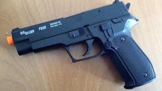 Review Airsoft Pistola Spring Sig Sauer P226 Slide Metal Cybergun [upl. by Ennagrom]