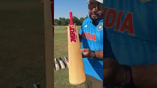 Brian c Lara ka personal bat woh bhi 32 years old crazy mrf bat mrfbat cricket shorts [upl. by Leidag563]