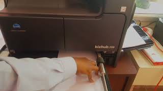 How to use KONICA MINOLTA bizhub 206 XEROX OR PHOTOCOPIER  PART 1 [upl. by Tavi885]