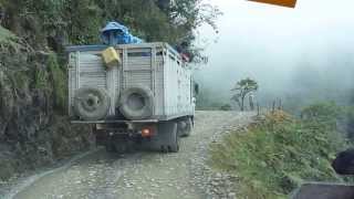 Ruta de la Muerte Parte II Camino de Coroico a La Paz Bolivia Dale Viaja [upl. by Nodnal]