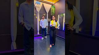 Bahon mein chale aao dance treddingvideo oldsongs choreography dancevideo likes short [upl. by Cohl]