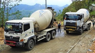 Ready Mix Cement Concrete Mixer Truck Pouring Concrete Hino 500 Quester CWE 280 [upl. by Lodie]