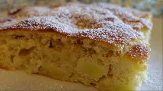 Apfelkuchen in 10min  Schnell und lecker 😋 Saftig 🍏🍎 [upl. by Olinad509]