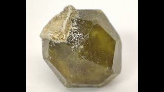 Wellformed Grossular crystal with Akhtarandite 2 [upl. by Chapel398]