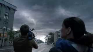 En el Ojo de la Tormenta  Clip quotSigue grabandoquot HD [upl. by Melessa]