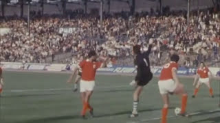 Benfica  1 x Sporting  3 em 12041971 Taça Emigrante Páscoa em Paris [upl. by Giefer]