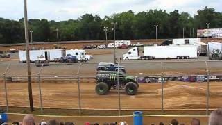 Grave Digger The Legend vs Monster Energy [upl. by Yecrad]