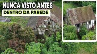 OLHE O QUE TEM NA PAREDE DESSA CASA ABANDONADA [upl. by Atinyl]